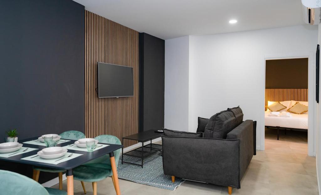 Airport-III-Nomad-Malaga-Apartment (2)